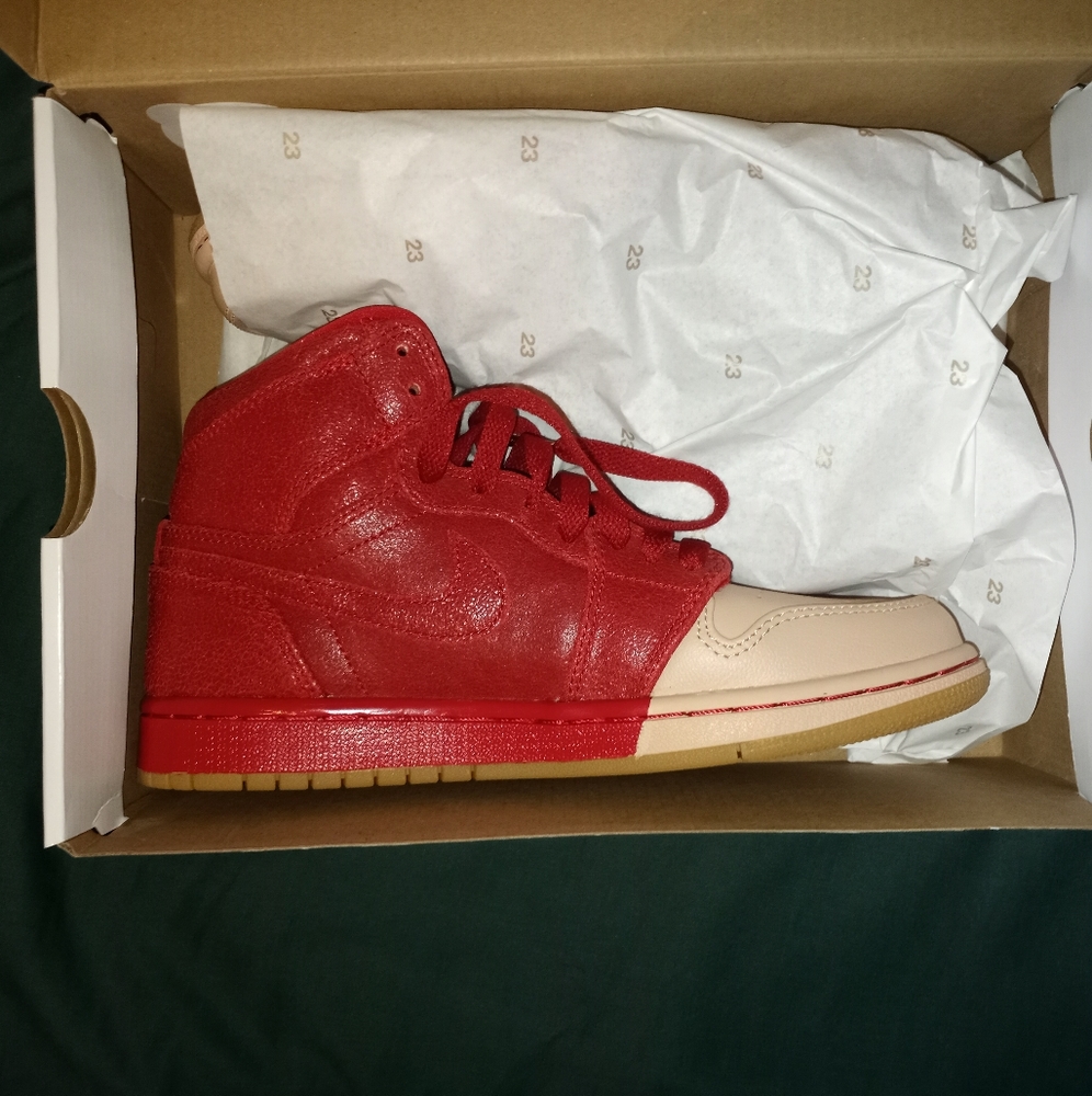 Womens air Jordan's 1 retro